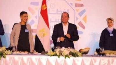 خلال مأدبة ‎إفطار الأسرة المصرية بالأسمرات.. السيسي: نعمل على توفير مليون فرصة عمل سنويا