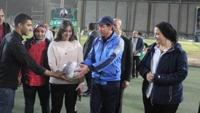 وزير الرياضة يشارك فى منافسات بطولة المجتمع المدني لكرة القدم