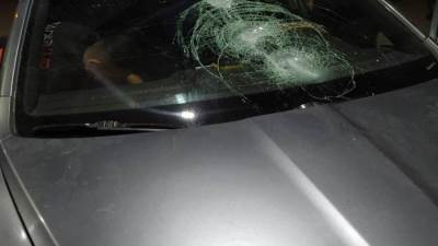 إصابة أربعة فلسطينيين في اعتداء المُستوطنين على السيارات