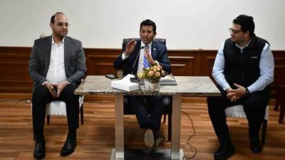 وزير الرياضة يكرم «شباب المطرية» منظمي اكبر مائدة افطار رمضاني في مصر