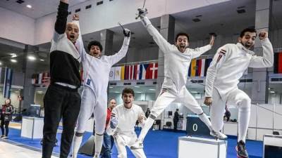 وزير الرياضة يهنئ منتخب السلاح لتحقيقه ذهبية بطولة العالم للناشئين والشباب