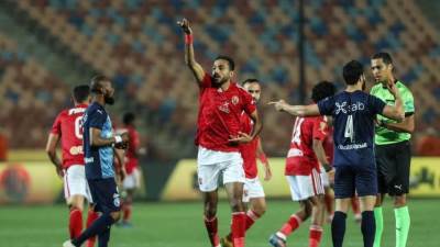 الاهلي يتوج بطلا للكأس بعد فوزه على بيراميدز بثنائية 