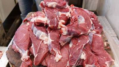 الحكومة تنفي تداول لحوم محقونة بهرمونات محظورة دولياً 