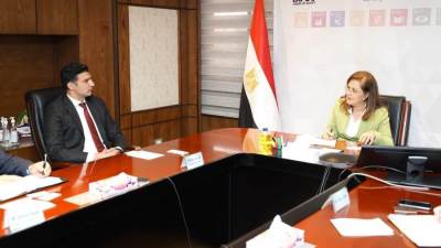 وزيرة التخطيط والتنمية الاقتصادية تلتقي رئيس  شركة هانيويل