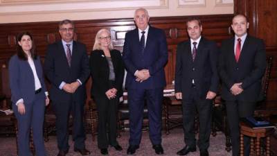 وزير الزراعة يبحث مع مدير الوكالة الأمريكية للتنمية الدولية (USAID) أوجه التعاون المستقبلي بين الوزارة والوكالة