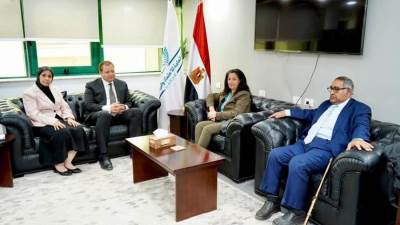  الدكتور أحمد طه يبحث اعتماد مراكز الصحة النفسية لتقديم خدماتها بالتأمين الصحي الشامل