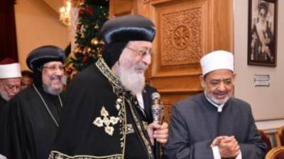 الإمام الأكبر يهنئ البابا تواضروس الثانى بعيد القيامة هاتفيًا