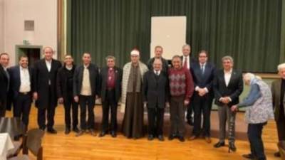 موفد الأوقاف بألمانيا يرفع الأذان داخل الكنيسة الإنجيلية فى دعوة للتسامح