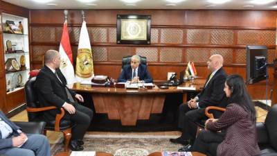 وزير القوى العاملة يلتقي رئيس جهاز تنمية المشروعات المتوسطة والصغيرة