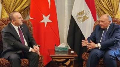 أوغلو: الشعبان المصري والتركي «أشقاء».. وأهنئ الجميع بليلة القدر وعيد الفطر