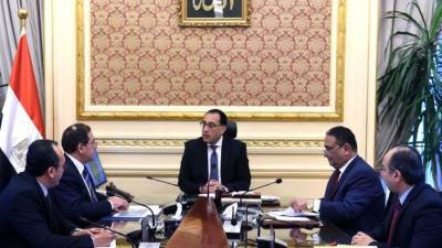 مدبولي يتابع مع وزير البترول عددا من مشروعات الوزارة وملفات العمل بها