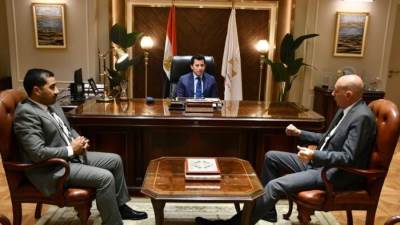 وزير الرياضة يناقش استعدادت استضافة مصر بطولة العالم للشباب تحت 17 سنة للخماسي الحديث
