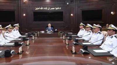 وزير الداخلية يجتمع مع القيادات الأمنية لمتابعة إجراءات تأمين احتفالات عيد الفطر