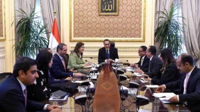 رئيس الوزراء يتابع جهود صندوق مصر السيادي في جذب الاستثمارات المحلية والأجنبية