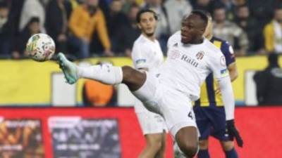 تقارير: الأهلى يعيد التفاوض مع بشكتاش لضم موليكا.. و5 ملايين للبيع