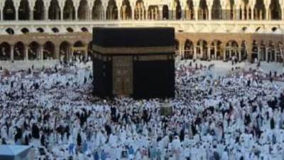 المسجد الحرام يشهد توافد كثيف من المعتمرين والمصلين