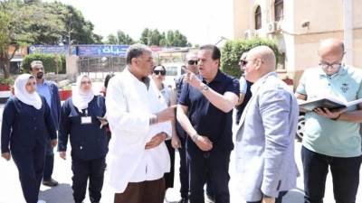 وزير الصحة يتفقد غرفة الطوارئ بهيئة الإسعاف المصرية لمتابعة العمل بخطة التأمين الطبي