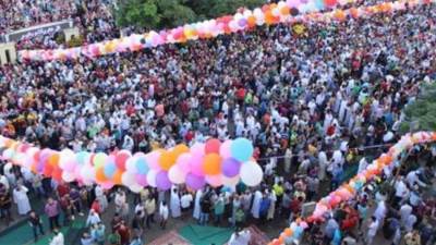 الأزهر للفتوى: لا تجوز صلاة النساء الي جوار الرجال في صلاة العيد 