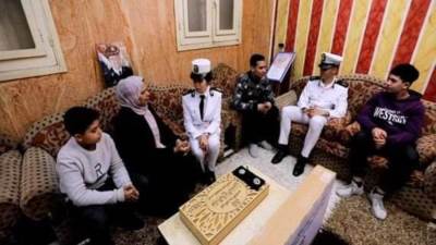 الداخلية تحتفل مع أسر شهداء الشرطة بالعيد وتوزع الهدايا 