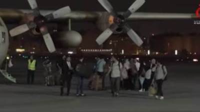 قناة القاهرة الإخبارية: وصول الطائرة الثانية التي تقل المصريين القادمين من السودان