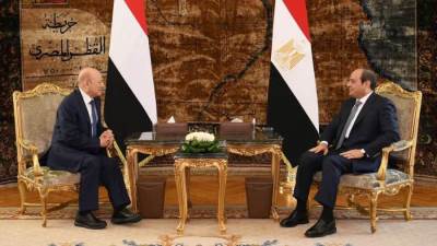 الرئيس السيسي يؤكد علي موقف مصر الثابت إزاء دعم وحدة وسيادة اليمن