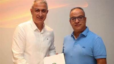 قبل مواجهة الأهلي .. استقالة رئيس نادي الرجاء من الرابطة المغربية