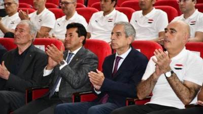 وزير الشباب والرياضة يشهد المؤتمر الصحفي للإعلان عن الجهاز الفني لمنتخب اليد