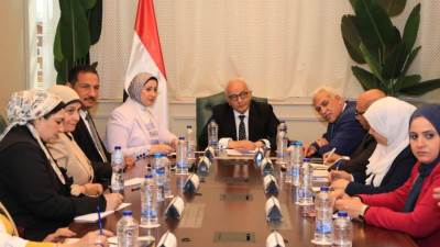 رضا حجازى يوجه بإعداد عرض مسرحى وطنى لطلاب المدارس المصرية