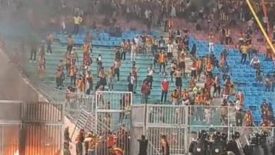 الكاف يفتح تحقيقا واسع بشأن أحداث مباراة الترجي وشبيبة القبائل 