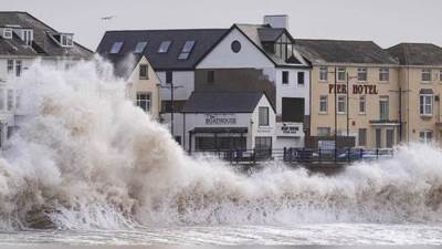 إعلان حالة الطوارئ الصفراء في 40 إقليما بسبب العواصف في فرنسا