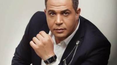 نجوم الفن ينعون الفنان مصطفى درويش 