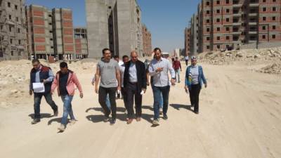 وزير الإسكان يتابع سير العمل بوحدات مبادرة "سكن كل المصريين” بمدينة 15 مايو