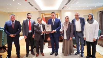 وزير الصحة يستقبل وفدًا من المجلس العماني للاختصاصات الطبية 