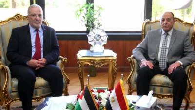 وزير الطيران المدنى يبحث مع وزير النقل الفلسطيني الاستعدادات اللازمة لنقل الحجاج الفلسطينيين للأراضي المقدسة