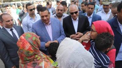 وزير التنمية المحلية ومحافظ الجيزة يتفقدان مواقف سيارات السرفيس لمتابعه الالتزام بتطبيق تعريفات الركوب الجديدة