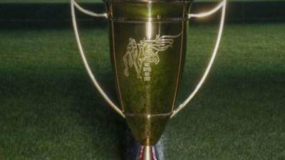 شاهد النسخة الجديدة لكأس السوبر المصرى قبل مباراة الأهلى وبيراميدزح