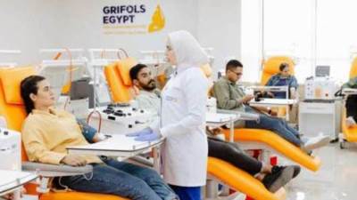 وصول أولى شحنات البلازما إلى إسبانيا لإعادتها لمصر كأدوية حيوية