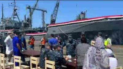 بدء إجلاء عالقين مصريين وأجانب من ميناء بورتسودان بواسطة سفينة حربية مصرية