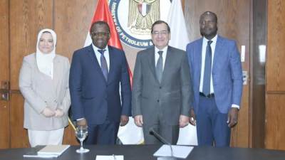 الملا يستقبل نومبا المدير الإقليمى لشئون البنية التحتية بالبنك الدولي