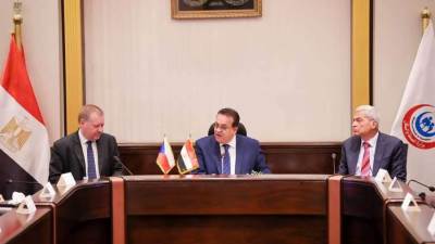 وزير الصحة يبحث مع دولة تشيك سبل التعاون في توطين الصناعات الطبية