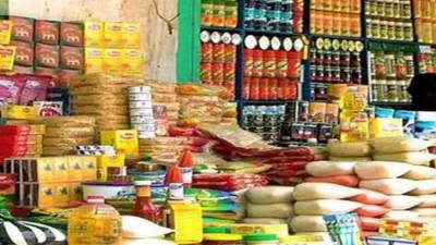 الحكومة تنفي نقص السلع الأساسية في الأسواق والمنافذ التموينية