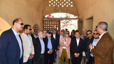 محافظ الفيوم يستقبل سفراء دول أمريكا اللاتينية ترويجًا للسياحة