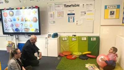 وزير التعليم يزور مدرسة "تولجيت" بلندن للتعرف على أساليب الدمج بالمملكة المتحدة