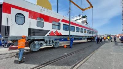 وزير النقل: وصول 15 عربة ثالثة مكيفة جديدة من المجر 