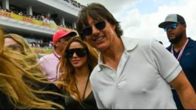 مجرد شائعات.. شاكيرا تنفي ارتباطها بـ توم كروز