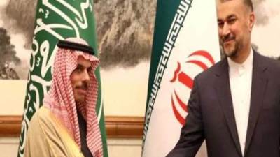 وزيرا خارجية السعودية وإيران يبحثان هاتفيًا سبل تعزيز التعاون الثنائي