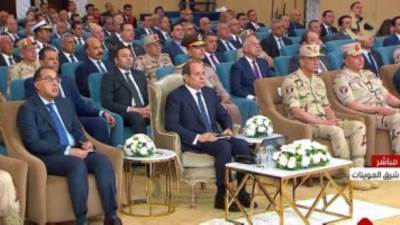 الرئيس السيسي يشاهد فيلما تسجيليا عن البنية الأساسية لمشروع "توشكى" 