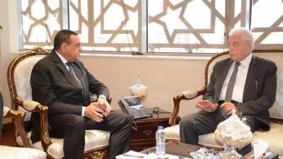 وزير التنمية يتابع مع محافظ جنوب سيناء المشروعات التنموية والخدمية بالمحافظة