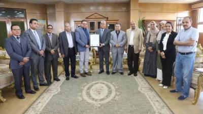 جامعة جنوب الوادي تحصل على الاعتماد الدولي الأيزو لخمسة من قطاعاتها الرئيسة