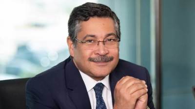 حسن غانم: تحقيق طفرة واضحة ومعدلات نمو ملحوظة في خدمات الموبايل والإنترنت البنكي